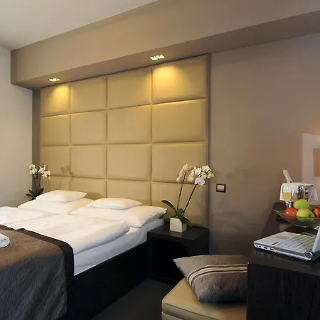فندق Voelgy Wellness & Konferencia 4*