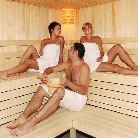 فندق Voelgy Wellness & Konferencia