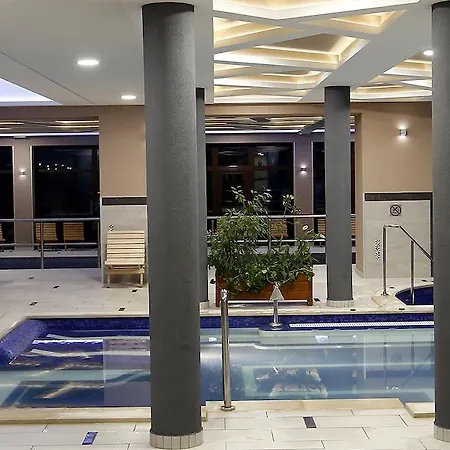 Voelgy Wellness & Konferencia فندق إغير